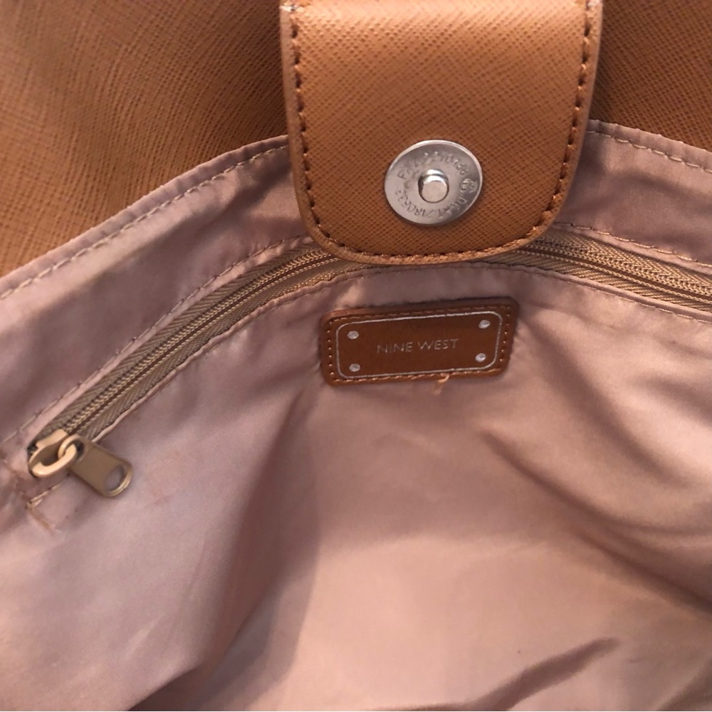 Nine West Black Tan & White Bucket Purse Shoulder straps EUC Excellent condition - Picture 6 of 9
